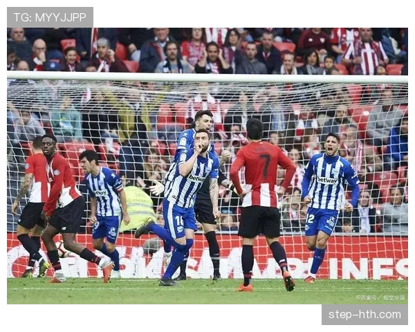 萨索洛防守体系持续进化,球队稳固性与竞争力显著提升 萨索洛防守体系持续进化,球队稳固性与竞争力显著提升