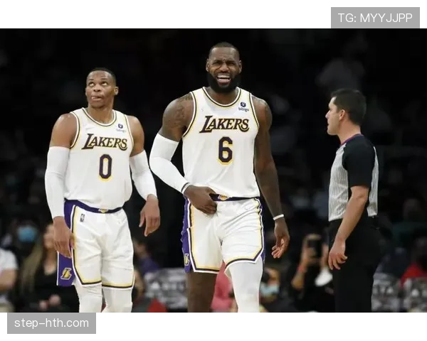 巴郎·戴维斯突破得分提升球队关键时刻效率明显